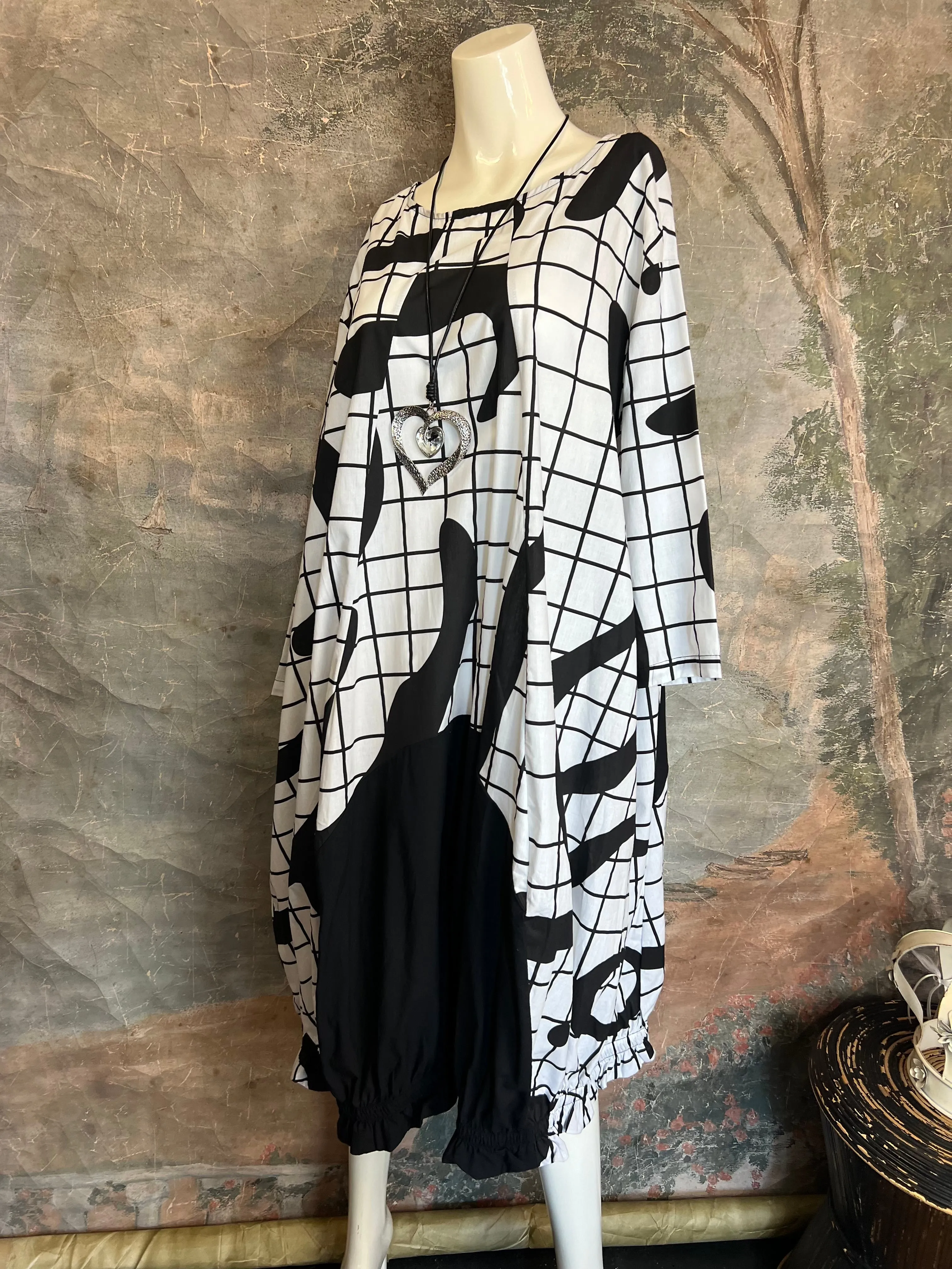 66333 VC B&W Print Dress