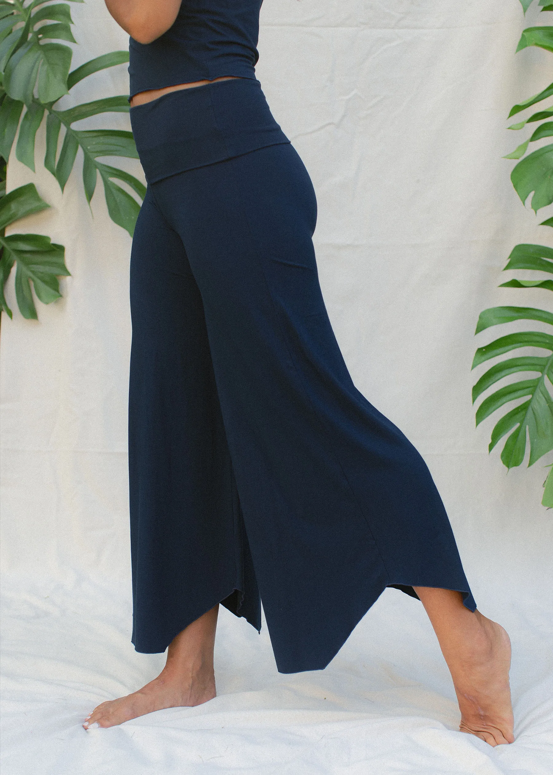 Layla Flares Navy