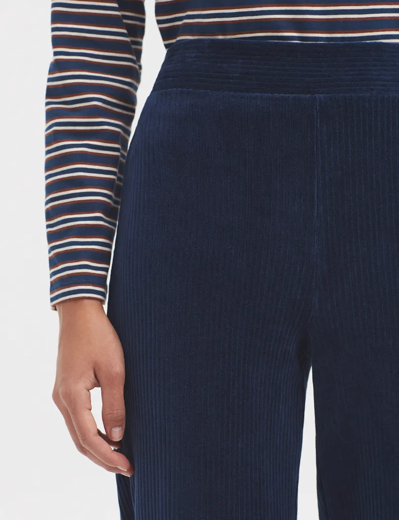 Stretch Corduroy Pants in Navy